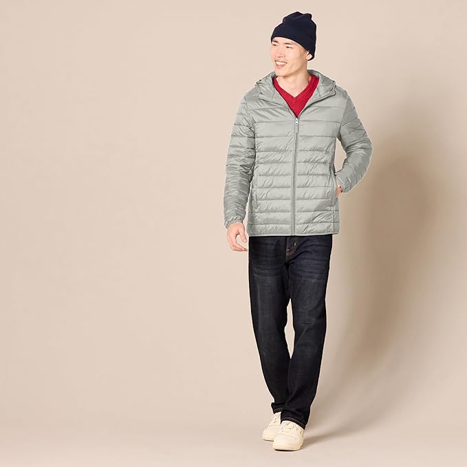 Amazon Essentials Men's Lightweight Water-Resistant Packable Hooded Puffer Jacket