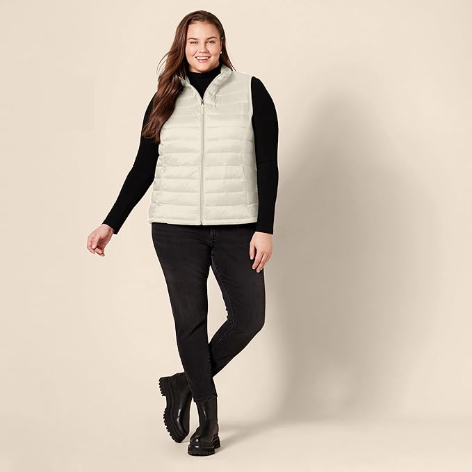 Amazon Essentials Women's Lightweight Water-Resistant Packable Puffer Vest