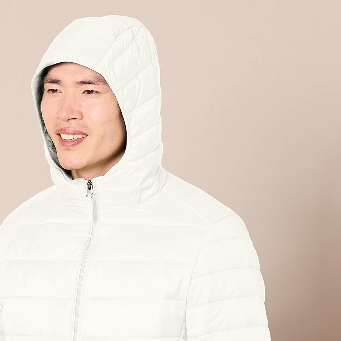 Amazon Essentials Men's Lightweight Water-Resistant Packable Hooded Puffer Jacket