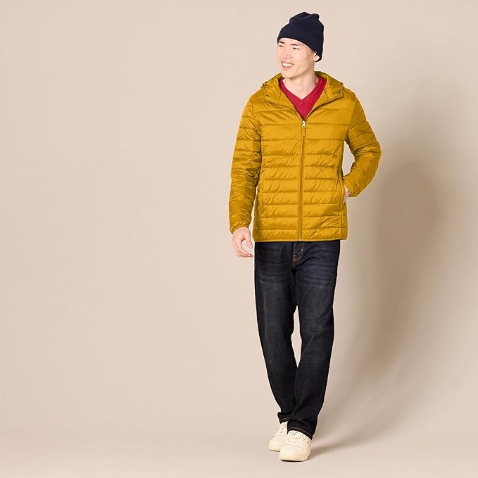 Amazon Essentials Men's Lightweight Water-Resistant Packable Hooded Puffer Jacket