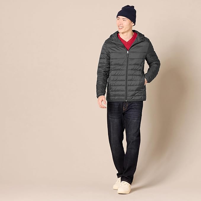 Amazon Essentials Men's Lightweight Water-Resistant Packable Hooded Puffer Jacket