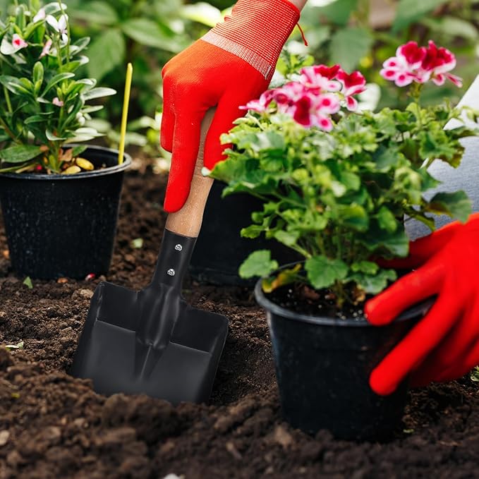 Fireplace Ash Shovel Small Iron Shovel with Wooden Handle Small Garden Mini Digging Soil Dig Spade for Fire Stove Fireplace Trowel Ash Sweep