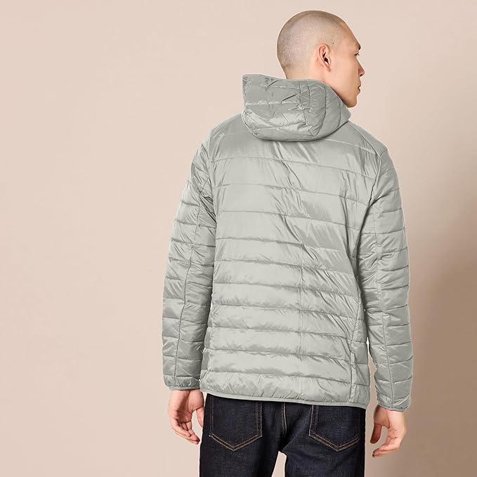 Amazon Essentials Men's Lightweight Water-Resistant Packable Hooded Puffer Jacket
