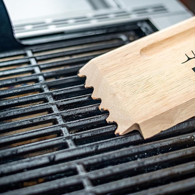 ELK Bristle-Free Grill Scraper - Natural Rubberwood BBQ Cleaning Tool for Grates - Ergonomic Handle, Multipurpose Grill Accessory - Ideal Gift for Outdoor BBQ Enthusiasts