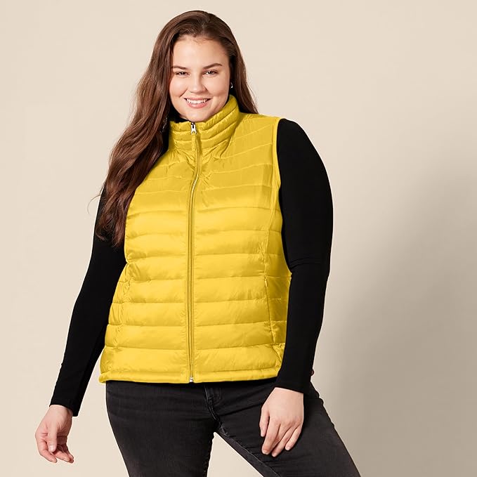 Amazon Essentials Women's Lightweight Water-Resistant Packable Puffer Vest