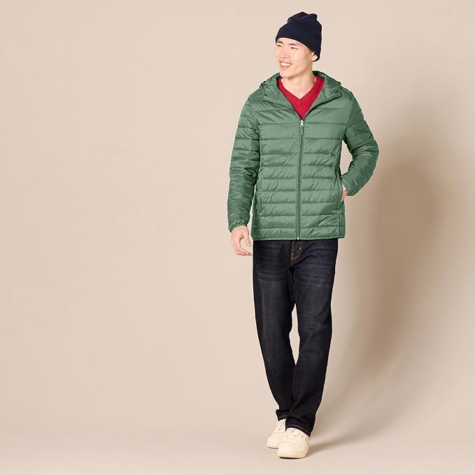Amazon Essentials Men's Lightweight Water-Resistant Packable Hooded Puffer Jacket
