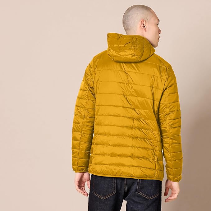 Amazon Essentials Men's Lightweight Water-Resistant Packable Hooded Puffer Jacket