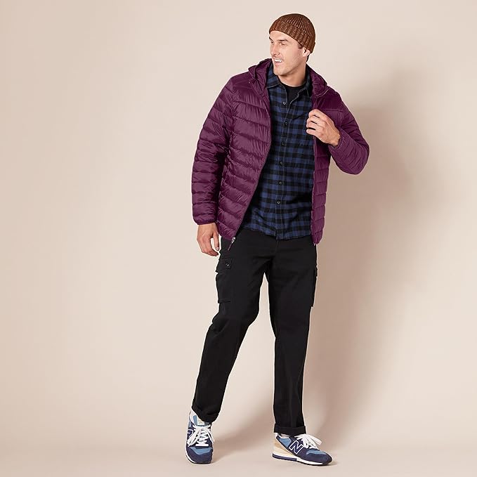 Amazon Essentials Men's Lightweight Water-Resistant Packable Hooded Puffer Jacket