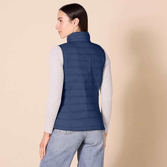 Amazon Essentials Women's Lightweight Water-Resistant Packable Puffer Vest