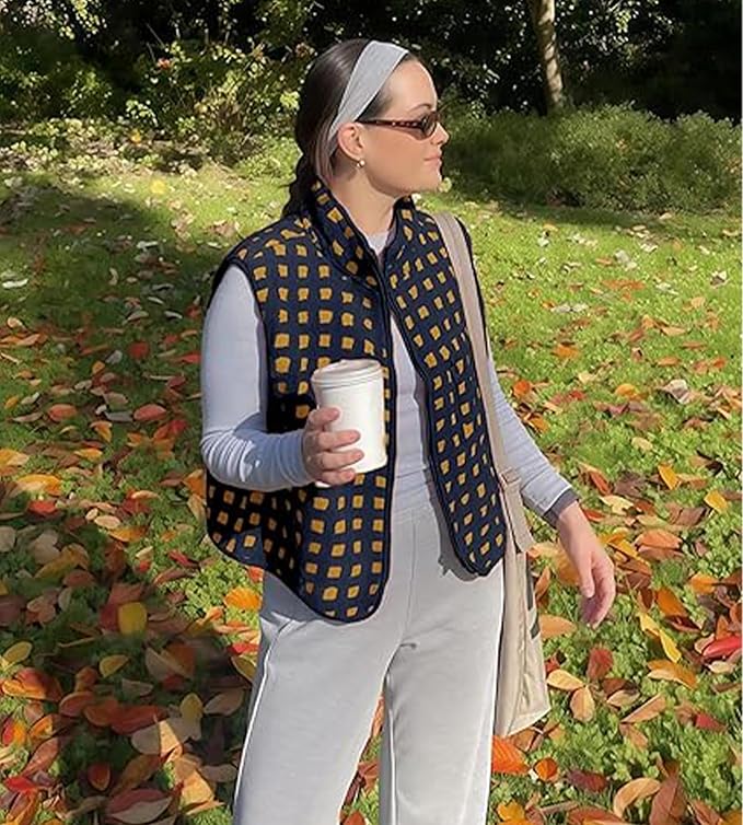 Colorful world Womens Checkered Sherpa Vest Fleece Jacket Lightweight Zip Up Sleeveless Crochet Plaid Gilet with Pocket