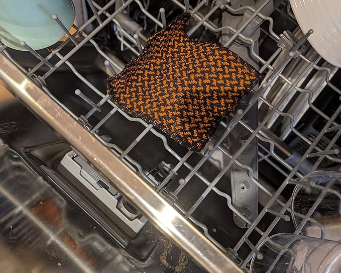 Q-Swiper 2-Minute Miracle Grill & Grate Cleaner | Fast-Acting and Non-Toxic | Cleans and degreases BBQ and Oven cooking grates, racks and walls | Use on Exterior too | Includes Scrub Clean Cloth