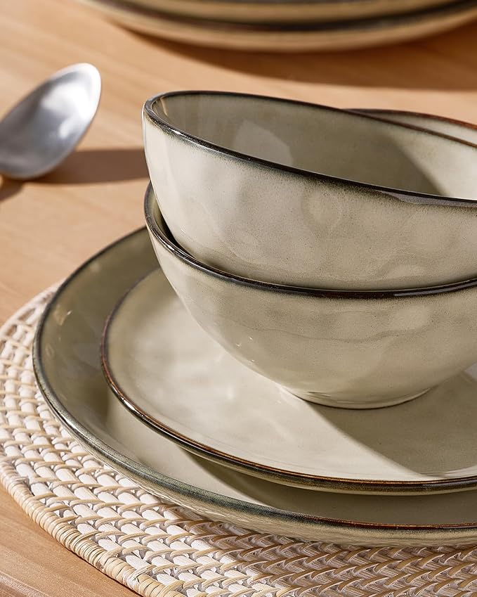 Famiware Dinnerware Sets for 4, Ocean Round 12-Piece Kitchen Plates and Bowls Sets, Microwave and Dishwasher Safe, Scratch Resistant, Light khaki