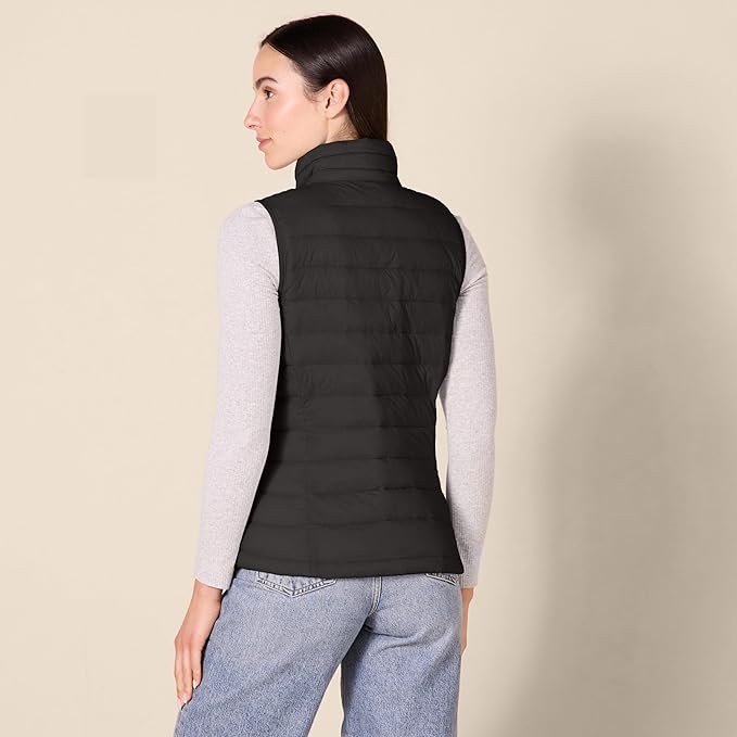 Amazon Essentials Women's Lightweight Water-Resistant Packable Puffer Vest
