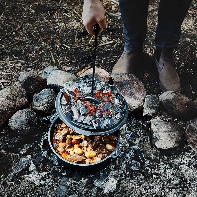 Uno Casa 6Qt Cast Iron Camping Dutch Oven with Lid Lifter and Storage Bag - Pre-Seasoned Outdoor Dutch Oven for Campfire Cooking, Stews, and Baking - Durable Cast Iron Pot for Camping and Hiking