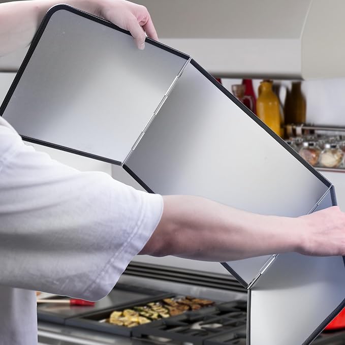 Splatter Guard for Frying Non-Stick 3 Sided Foldable Grease Splatter Screen Stainless Steel Backsplash Anti Splatter Shield Guard for Stove Screen Protector for Frying Stove Top Wall Easy to Clean M