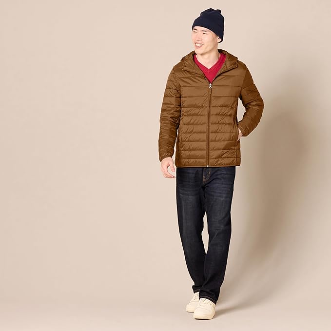 Amazon Essentials Men's Lightweight Water-Resistant Packable Hooded Puffer Jacket