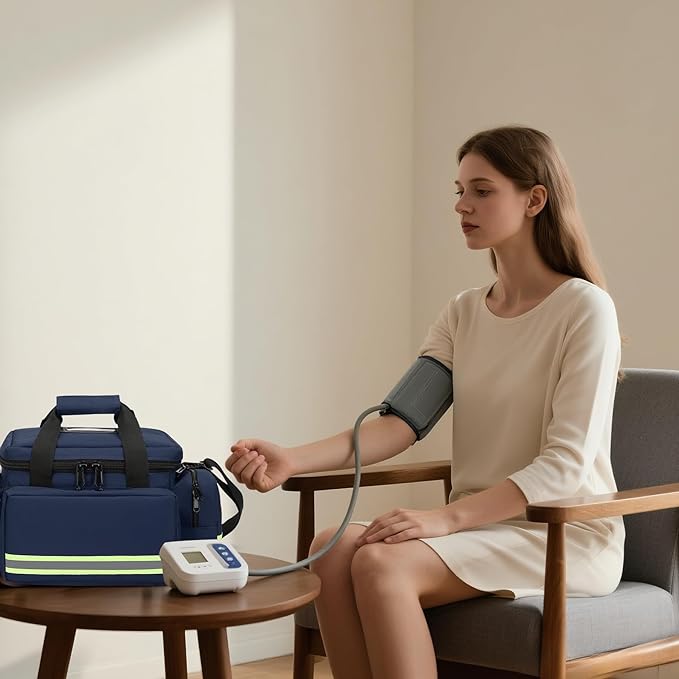 Medical Bag Empty Emergency Bag Medical Bag Organizer Professional First Responder Trauma Bag，First Aid Bagwith Detachable Dividers Medical Bag for Nurses,Home Health Care, EMT(Bag Only)