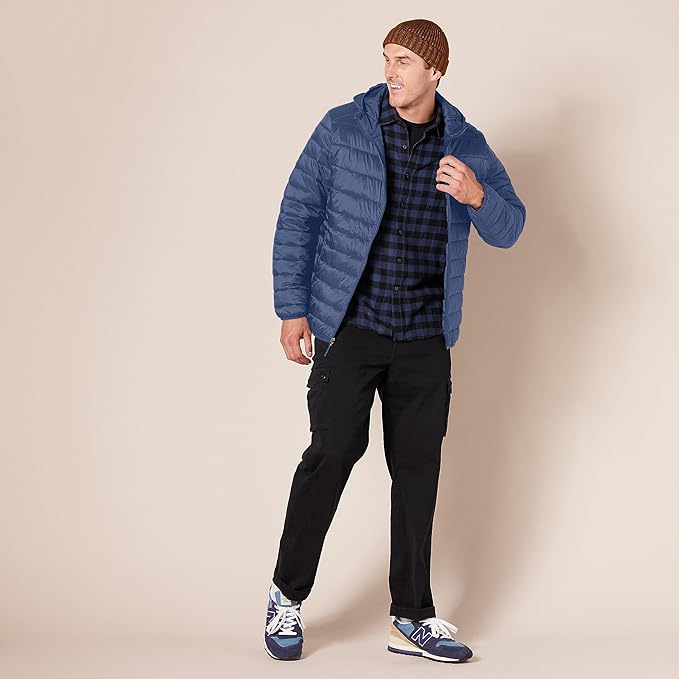 Amazon Essentials Men's Lightweight Water-Resistant Packable Hooded Puffer Jacket