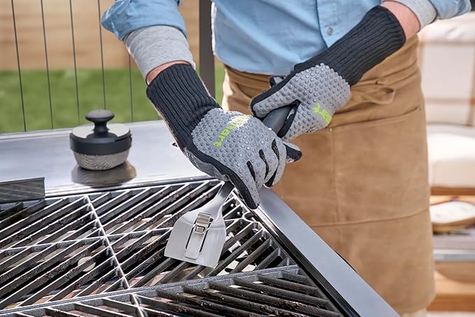 Cuisinart 3-in-1 Chainmail Grill Cleaner, Bristle-Free Dual Function Heavy-Duty Grill Brush with Removable Head, Worry-Free Stainless Steel Steam Clean BBQ Scrubber for Grills & Griddle