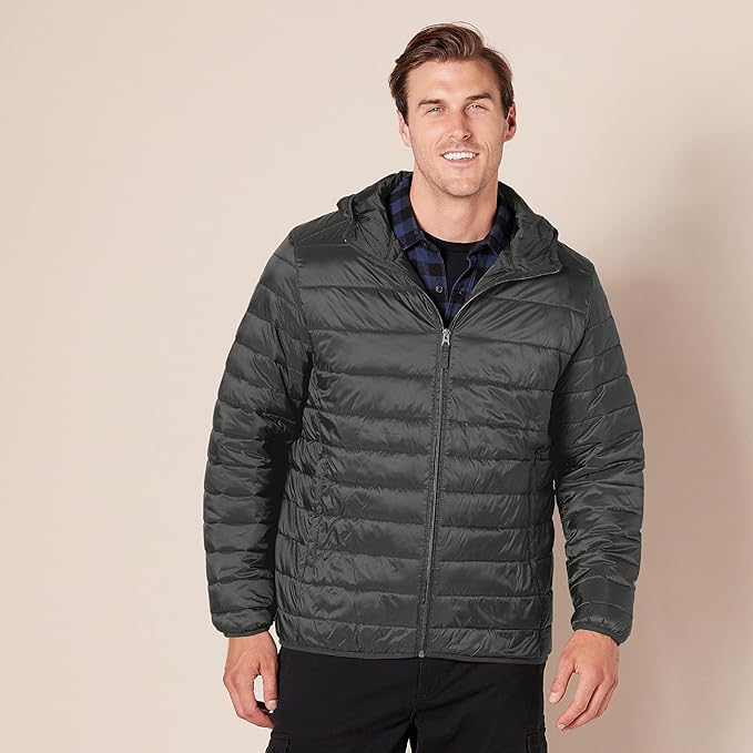 Amazon Essentials Men's Lightweight Water-Resistant Packable Hooded Puffer Jacket