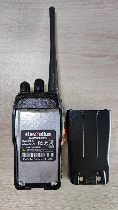 Radios Walkie Talkies Long Range: MaxTalker MT-8S Rechargeable Walkie Talkies with Earpiece, VOX, Flashlight,1500mAh Battery, Walkie Talkie for Adults, Work, Camping Essentials, 6 Pack