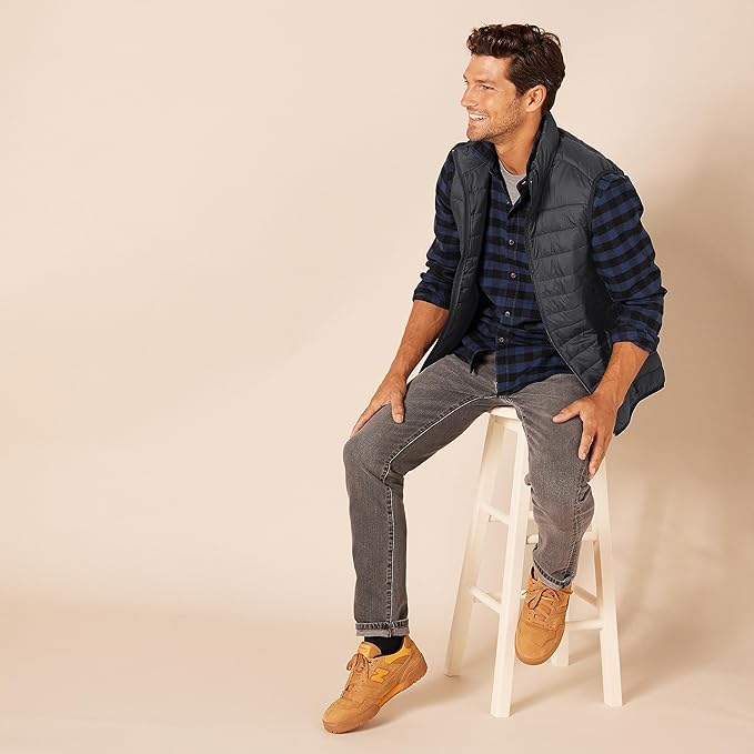 Amazon Essentials Mens Lightweight Water-Resistant Packable Puffer Vest