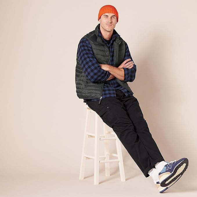 Amazon Essentials Mens Lightweight Water-Resistant Packable Puffer Vest